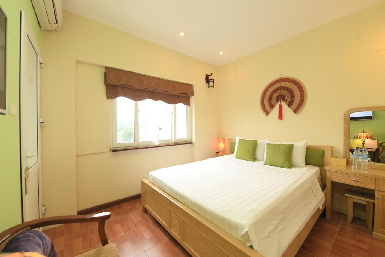 Holiday Lakeview Hotel Hanoi Bagian luar foto