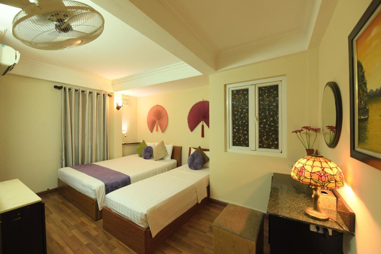 Holiday Lakeview Hotel Hanoi Bagian luar foto