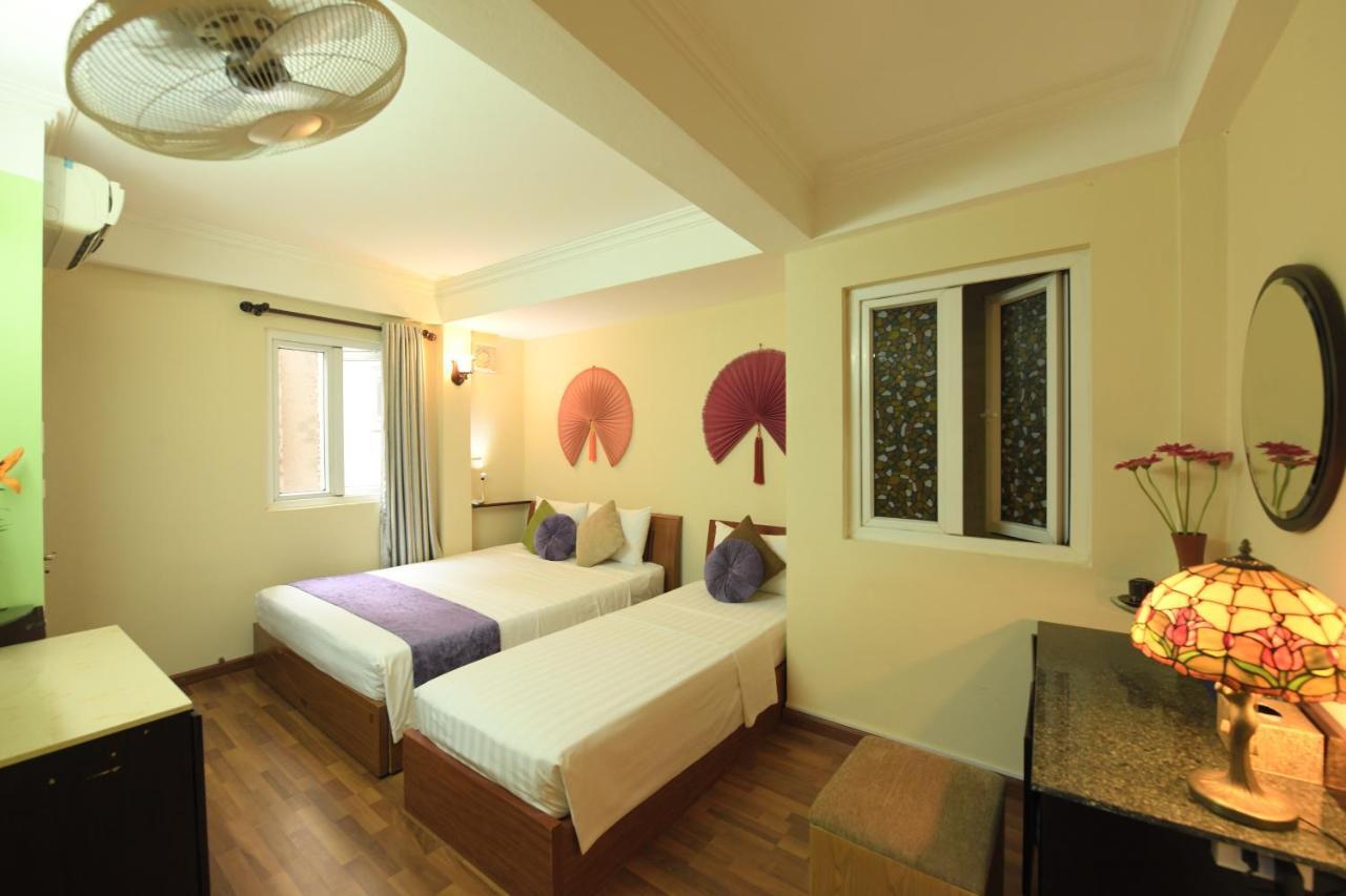 Holiday Lakeview Hotel Hanoi Bagian luar foto